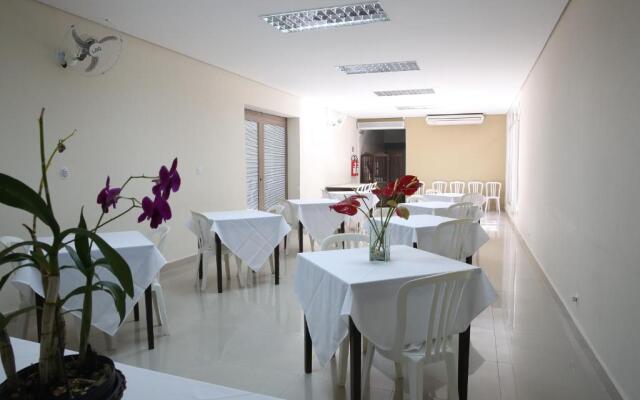 Regis Hotel I