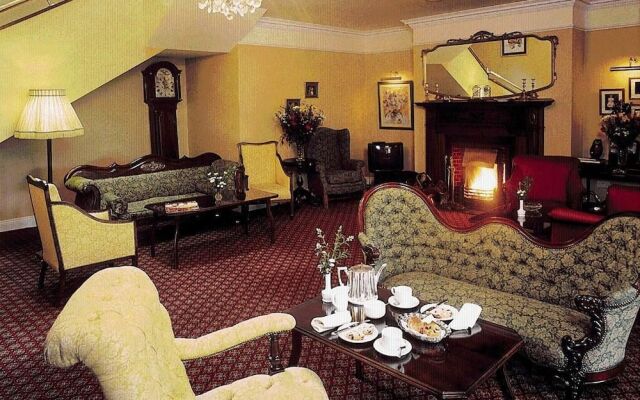 Earls Court House Hotel