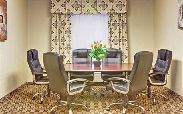 Holiday Inn Express Hotel And Suites Clinton