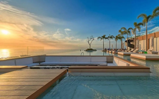 Soho PV Stunning Views Luxury Heated Rooftop Pool