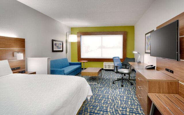 Holiday Inn Express & Suites Gainesville I-75, an IHG Hotel