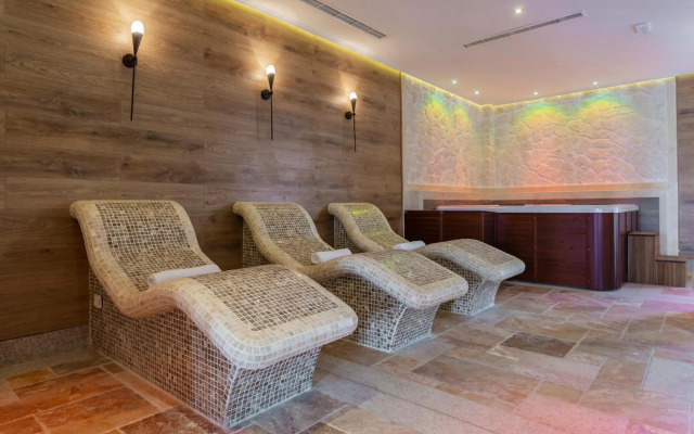 Gardenia Beach Palace Aparthotel