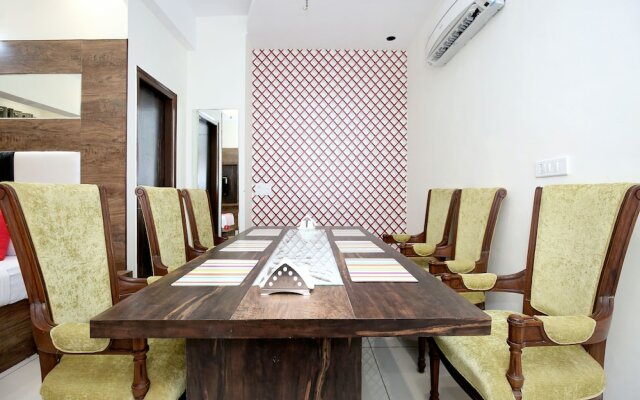 OYO 13373 Hotel Royal star