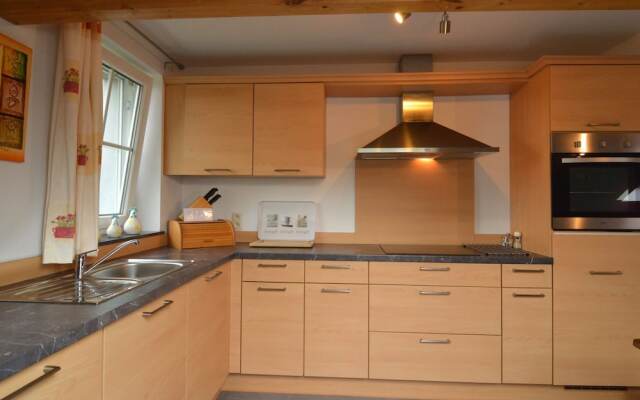 Charming Apartment with Access to Outdoor Hot Tub in Green Condroz Valley