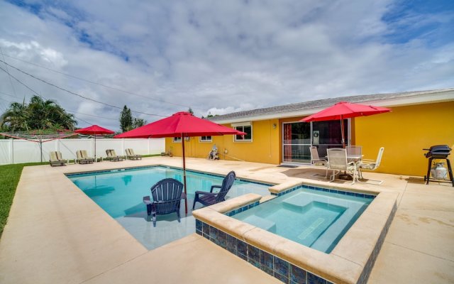 Breezy Palm Bay Home: Outdoor Pool, Near Beaches!