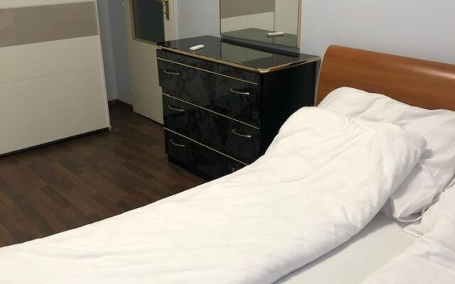 Stunning 2-bed Apartment in Praha 4