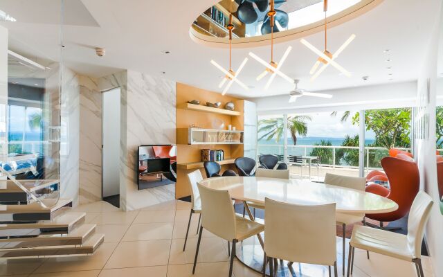 Netanya Noosa Beachfront Resort