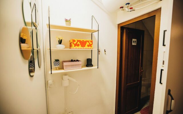 Plis Room - Old Bazaar