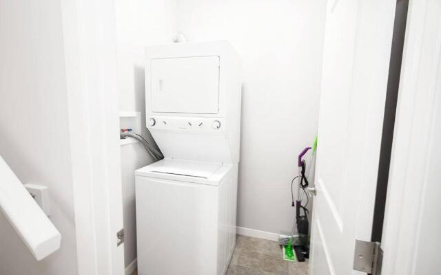 Luxurious 2 Bedroom Townhouse in South Winnipeg