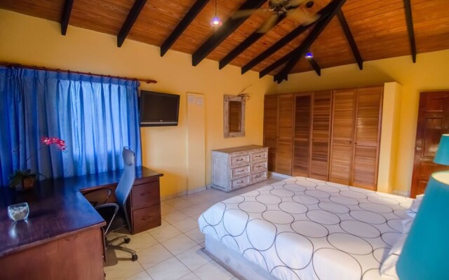 Plaza Colonial Penthouse