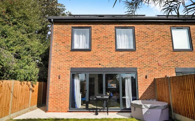 New Built House In Kent Sleeps 7
