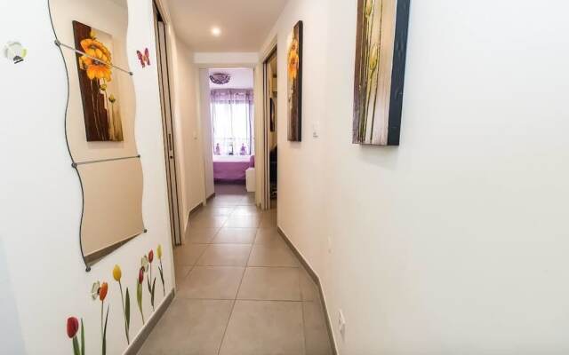 Bone Street Apartment