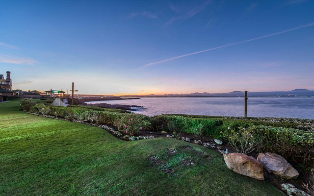 Beacon Wharf , George Hay 6 Seafront Accommodation