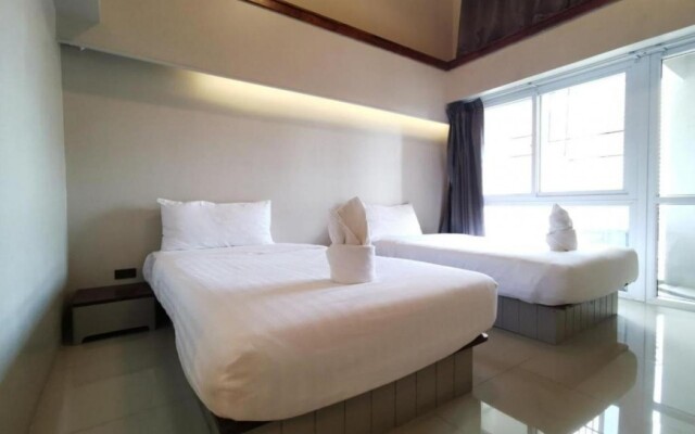 RedDoorz Premium A Room Bangkok