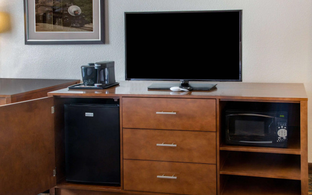 La Quinta Inn & Suites by Wyndham Oakland - Hayward