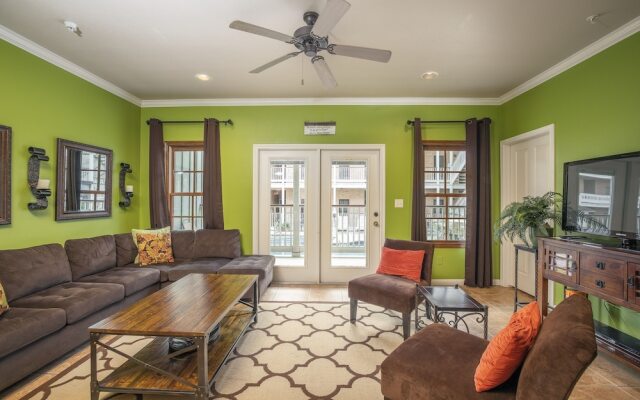 Gruene Getaway 3 Bedroom Condo