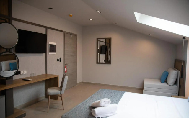 Mythic Summer Hotel