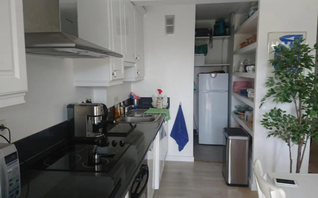 Spacious 70 M Flat with Balcony And Sea View!