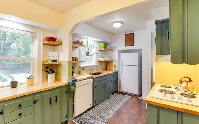 Charming Wichita Home 2 Mi to Downtown!