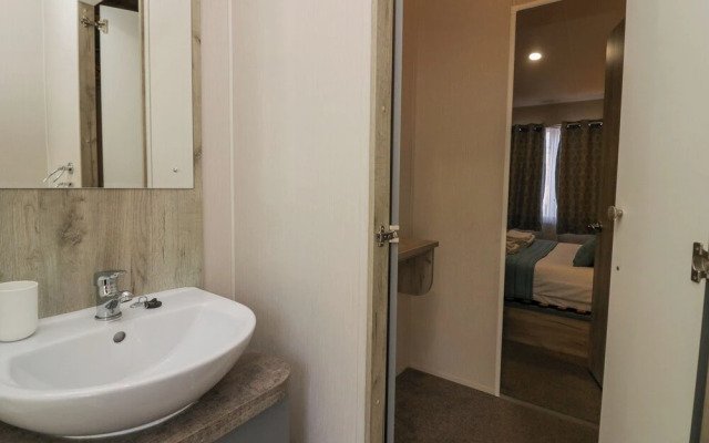 The Three Bears Lodge, Coniston Drive 11