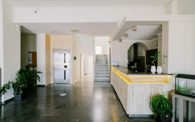 Zephyros Hotel