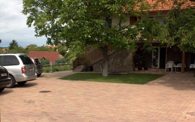 Tó apartman