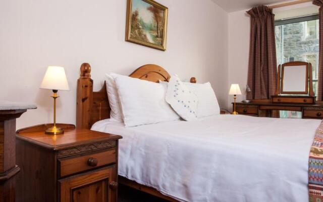 Torr Apartments - Highland Club