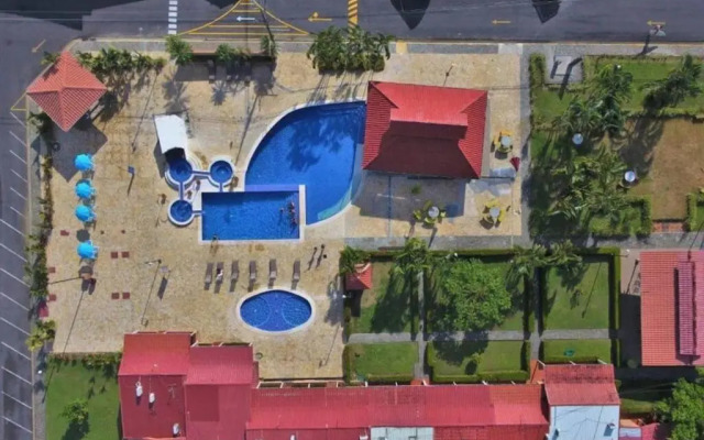 House near from Marina Herradura with private pool