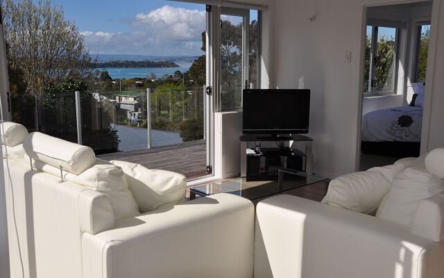 Tiri Cottage - Seaviews in Oneroa