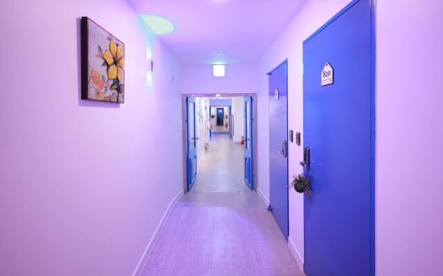 Road Myeongdong Guesthouse