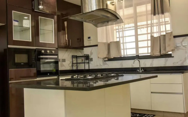 Lux Suites Tabere Heights Apartments