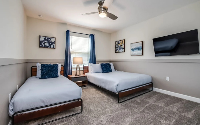 Stylish Home w/ Private Pool, 10 Min. From Disney!