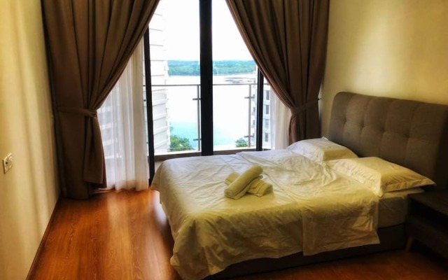 Spacious @ Country Garden Danga Bay