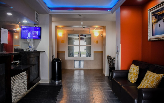 Crest Inn & Suite