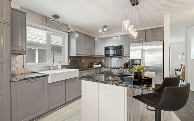 Dino Roar I Sleeps 12 I New