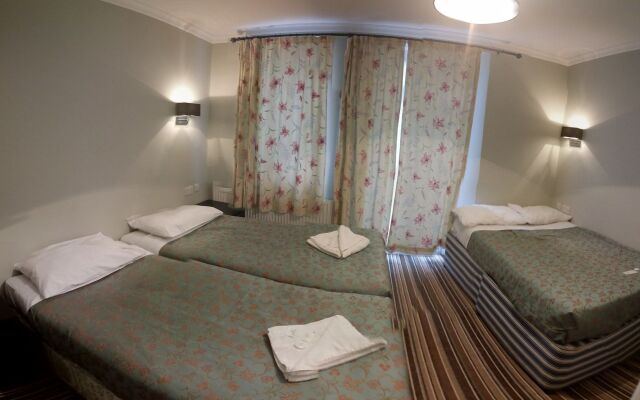 Plaza Hotel Hammersmith