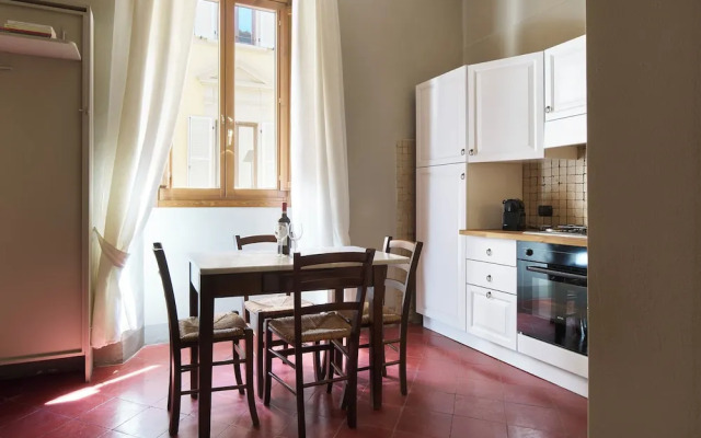 Pergola One Romantic Apt by Oteego