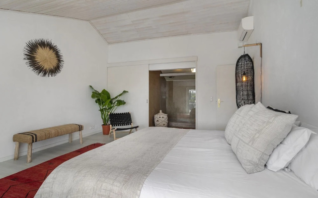 Stylish Sunny Penthouse Near Cascais Center & Greenspace