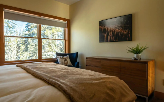 4-Bedroom Chalet Fraternite in Lac-Superieur Tremblant