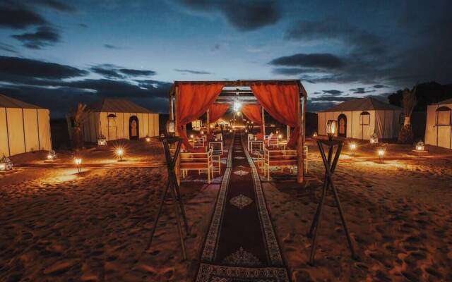 Merzouga Luxury Camp