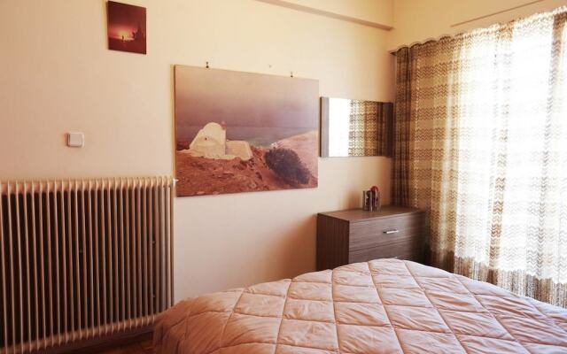 Romantic Apt with Penthouse & Acropolis View