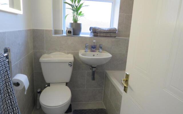 Remarkable and Perfect 3 Bed House in Nottingham