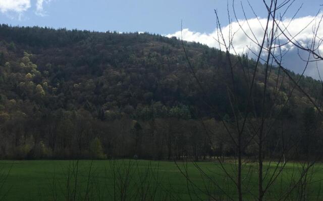 The Lodge At West River