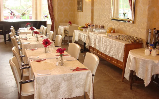 Yellow Mountain Hotel