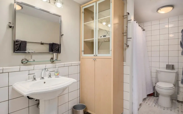 Seattle Vacation Home: Montlake 7 Bedroom