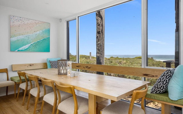 Pole House Beach Retreat Ocean Views