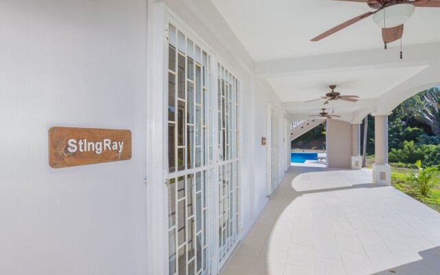 Sting Ray Studio At Sea Scape 1 Bedroom Home by Redawning