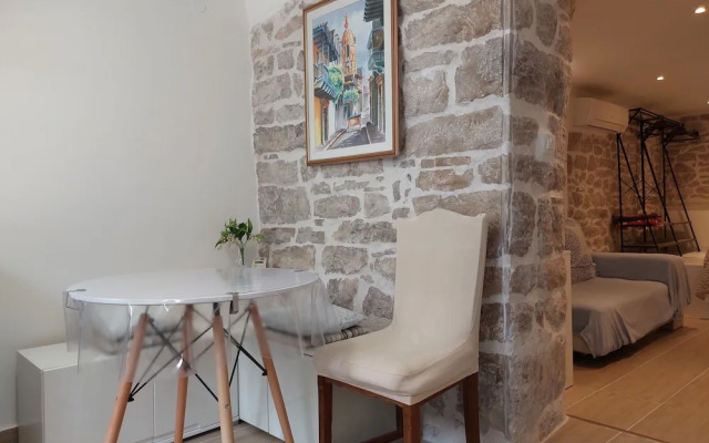 Homey 1-BR Apt