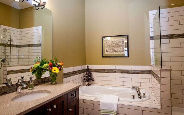 Hillcrest Farm Market B&B