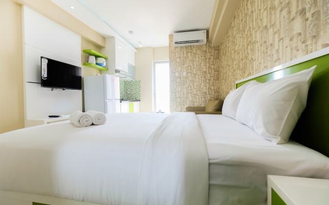 Modern and Minimalist Studio Bassura City Apartment